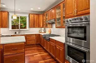 12033 NE 70th St, Kirkland, WA 98033 - Photo 9