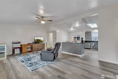 22111 108th Avenue SE #5, Kent, WA 98031 - Photo 3