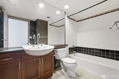 2929 1st Ave #418, Seattle, WA 98121 - Photo 11