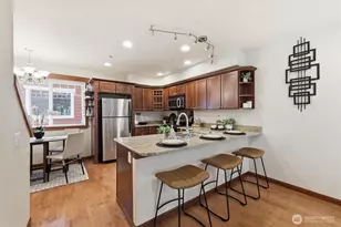 6825 Weedin Pl NE, Seattle, WA 98115 - Photo 7