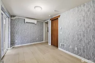 6825 Weedin Pl NE, Seattle, WA 98115 - Photo 29
