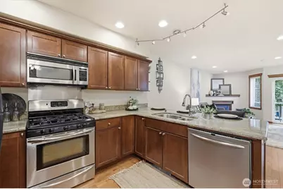6825 Weedin Place NE #A, Seattle, WA 98115 - Photo 9