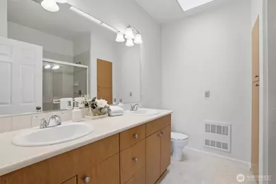5001 Davis Place S #E, Renton, WA 98055 - Photo 19