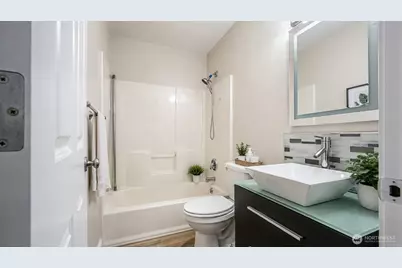 13367 Ambaum Boulevard SW, Burien, WA 98146 - Photo 17