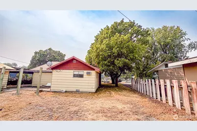 1123 Central Avenue, Oroville, WA 98844 - Photo 29