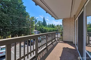 2500 81st Ave SE, Mercer Island, WA 98040 - Photo 13
