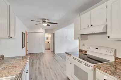 2500 81st Avenue SE #329, Mercer Island, WA 98040 - Photo 9