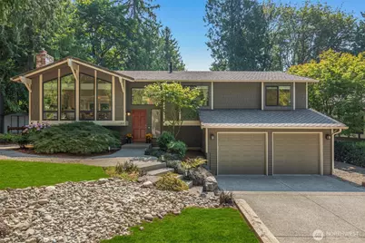 300 Mt. Pilchuck Avenue SW, Issaquah, WA 98027 - Photo 1