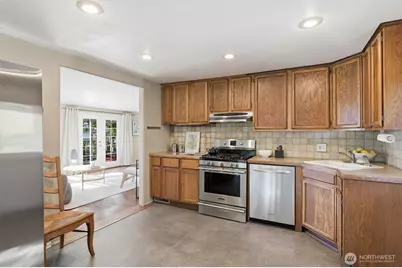 28748 Sound View Drive S, Des Moines, WA 98198 - Photo 19