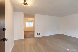 2527 S 286th St, Federal Way, WA 98003 - Photo 3