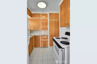756 Broadway Avenue E #202, Seattle, WA 98102 - Photo 5