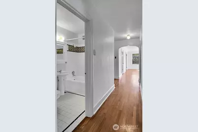 756 Broadway Avenue E #202, Seattle, WA 98102 - Photo 7