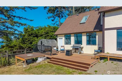 1399 W Beach Road, Oak Harbor, WA 98277 - Photo 35