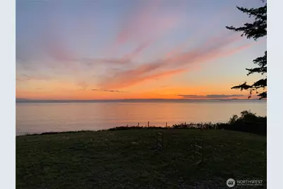 1399 W Beach Road, Oak Harbor, WA 98277 - Photo 11