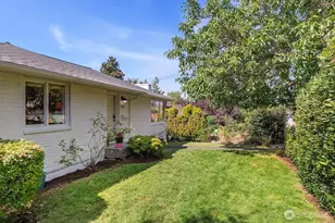 4831 S Holly St, Seattle, WA 98118 - Photo 3