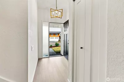11707 SE 65th Street, Bellevue, WA 98006 - Photo 9