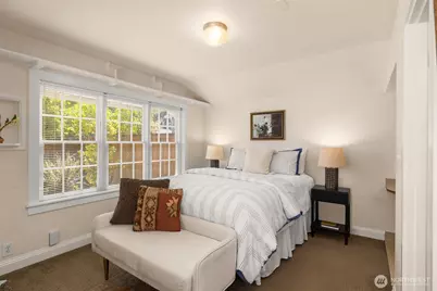 4549 Thackeray Place NE, Seattle, WA 98105 - Photo 31