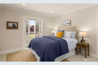 4549 Thackeray Place NE, Seattle, WA 98105 - Photo 25