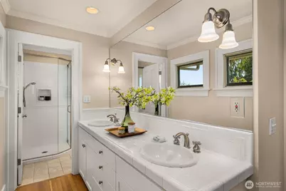 4549 Thackeray Place NE, Seattle, WA 98105 - Photo 23