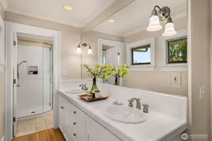 4549 Thackeray Pl NE, Seattle, WA 98105 - Photo 23