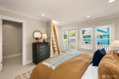 4549 Thackeray Place NE, Seattle, WA 98105 - Photo 19