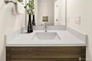 1036 NE 102nd St, Seattle, WA 98125 - Photo 15