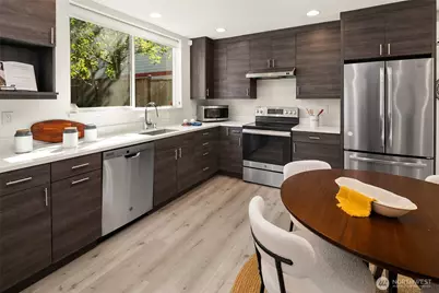 1036 NE 102nd Street #B, Seattle, WA 98125 - Photo 7