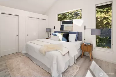 1036 NE 102nd Street #B, Seattle, WA 98125 - Photo 11