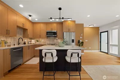268 Fulton Street, Seattle, WA 98109 - Photo 9