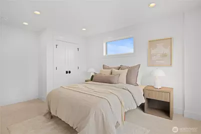 2903 3rd Avenue N, Seattle, WA 98109 - Photo 15