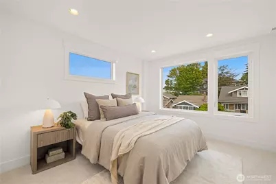 2903 3rd Avenue N, Seattle, WA 98109 - Photo 13