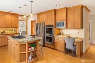 27183 SE 26th Pl, Sammamish, WA 98075 - Photo 13