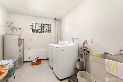 6774 28th Avenue S, Seattle, WA 98108 - Photo 17