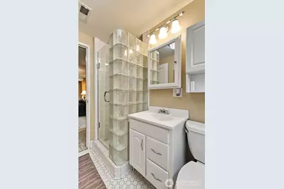 13045 Corliss Avenue N, Seattle, WA 98133 - Photo 29