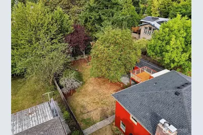 13045 Corliss Avenue N, Seattle, WA 98133 - Photo 7