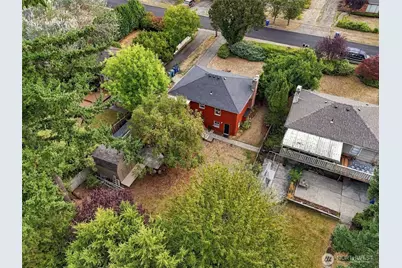13045 Corliss Avenue N, Seattle, WA 98133 - Photo 5