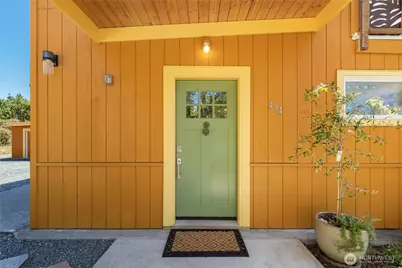 494 Labella Vista Way, Freeland, WA 98249 - Photo 3