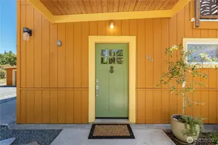 494 Labella Vista Way, Freeland, WA 98249 - Photo 3