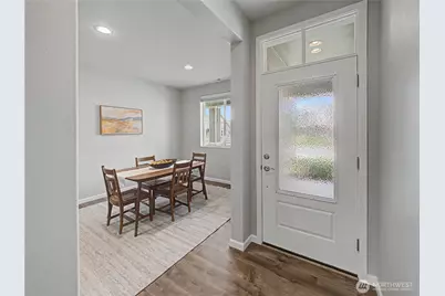506 Bondgard Avenue E, Enumclaw, WA 98022 - Photo 3