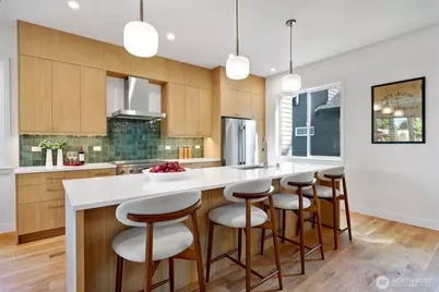 707 N 65th Street, Seattle, WA 98103 - Photo 9