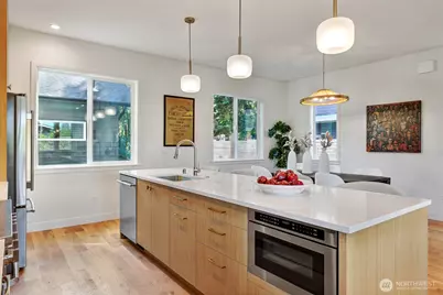 707 N 65th Street, Seattle, WA 98103 - Photo 15