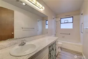 707 N 85th St, Seattle, WA 98103 - Photo 5