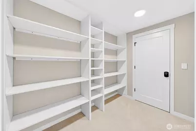 9829 NE 1st Street, Bellevue, WA 98004 - Photo 31