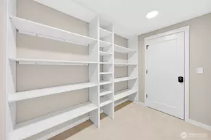 9829 NE 1st St, Bellevue, WA 98004 - Photo 31
