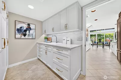 9829 NE 1st Street, Bellevue, WA 98004 - Photo 15