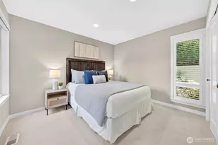 9829 NE 1st St, Bellevue, WA 98004 - Photo 25