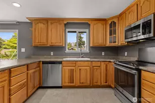 5401 47th Ave E, Tacoma, WA 98443 - Photo 11
