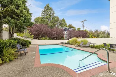 2470 Dexter Avenue N #2A, Seattle, WA 98109 - Photo 23
