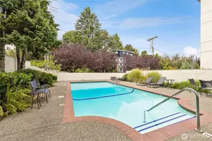 2470 Dexter Ave N, Seattle, WA 98109 - Photo 23