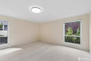 2470 Dexter Ave N, Seattle, WA 98109 - Photo 15